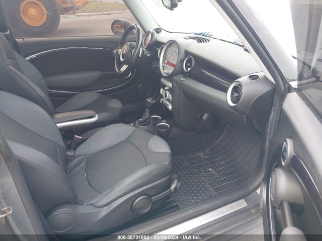 2010 MINI COOPER S WMWMF7C57ATZ73633 Photo 4