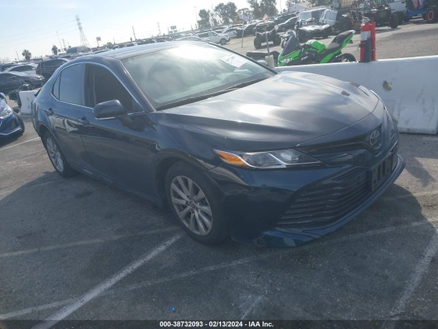 Toyota CAMRY LE 2020 4T1L11AK5LU986117 Image 1