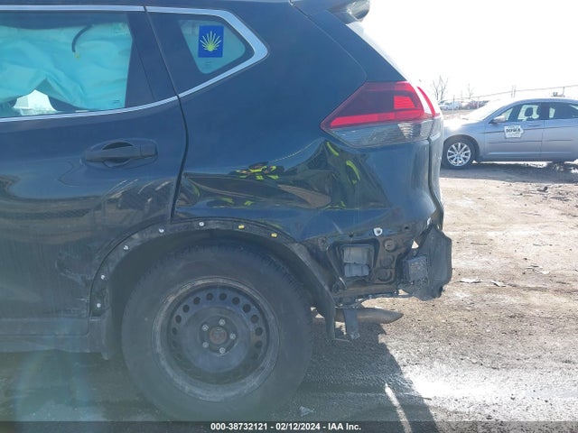 Nissan ROGUE S 2018 5N1AT2MV1JC721176 Image 17