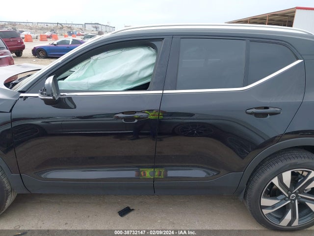 Volvo Xc40 B4 Ultimate Bright Theme 2023 YV4K92HA1P2097874 Image 14