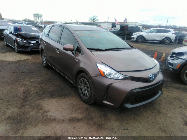 Toyota Prius V Two 2017 JTDZN3EU6HJ066368 Image 1