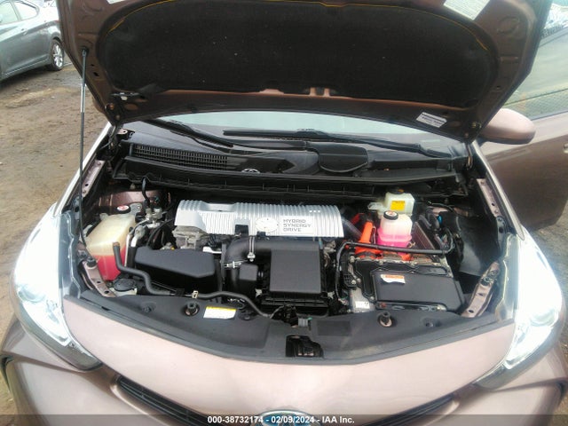 Toyota Prius V Two 2017 JTDZN3EU6HJ066368 Image 10
