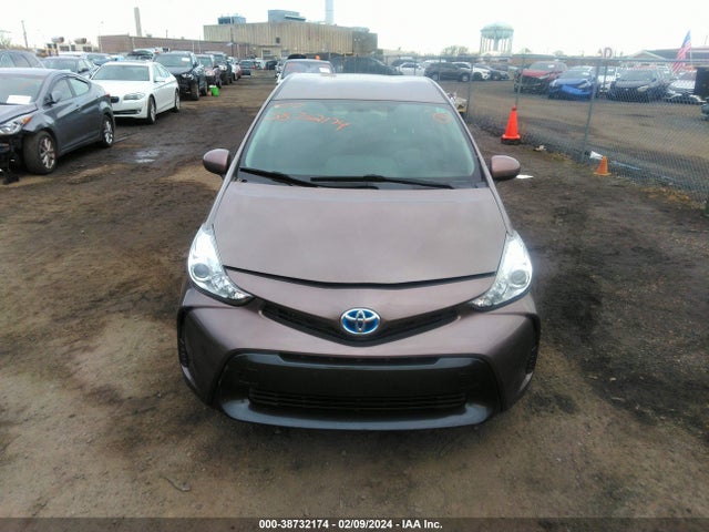 Toyota Prius V Two 2017 JTDZN3EU6HJ066368 Image 12