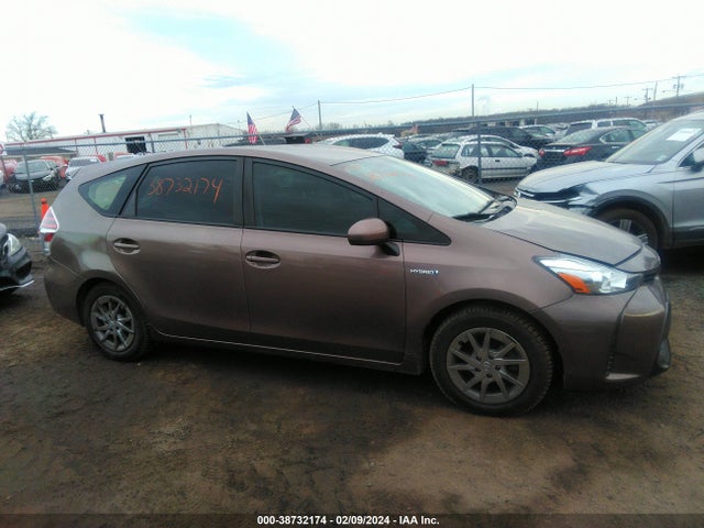 Toyota Prius V Two 2017 JTDZN3EU6HJ066368 Image 13