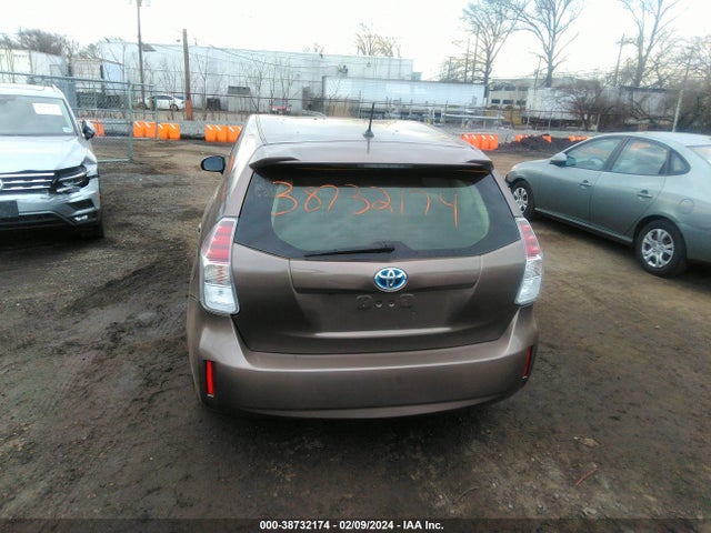 Toyota Prius V Two 2017 JTDZN3EU6HJ066368 Image 16
