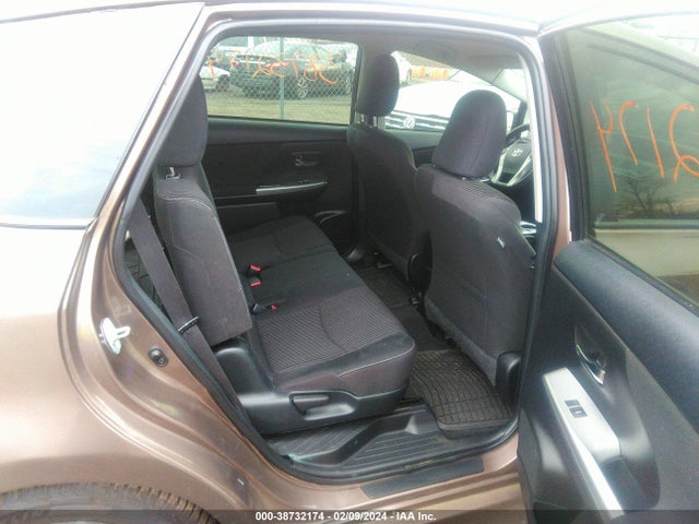 Toyota Prius V Two 2017 JTDZN3EU6HJ066368 Image 8