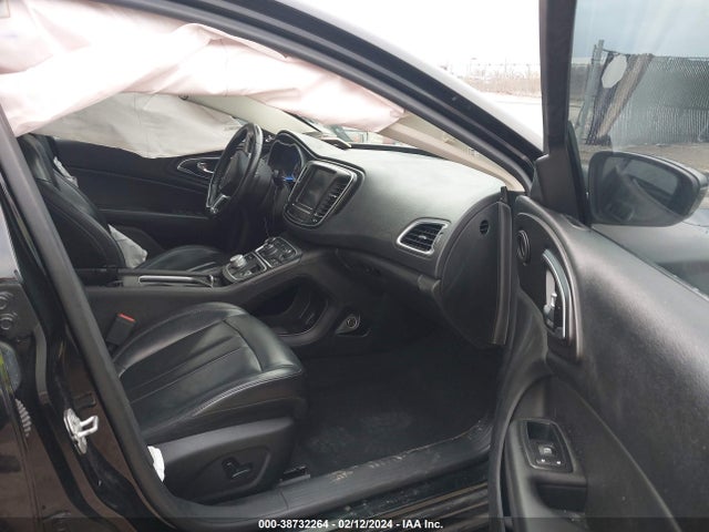 Chrysler 200 Limited Platinum 2017 1C3CCCAB8HN508273 Image 5