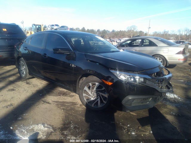 Honda CIVIC EX 2018 2HGFC2F72JH576818 zdjęcie główne