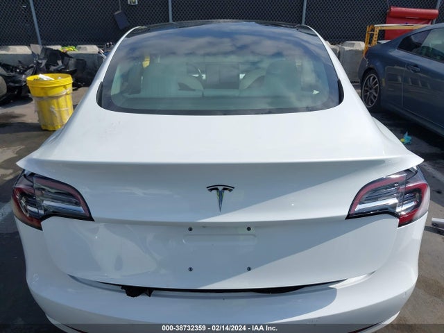Tesla Model 3 Long Range/mid Range 2018 5YJ3E1EA7JF166413 Image 17