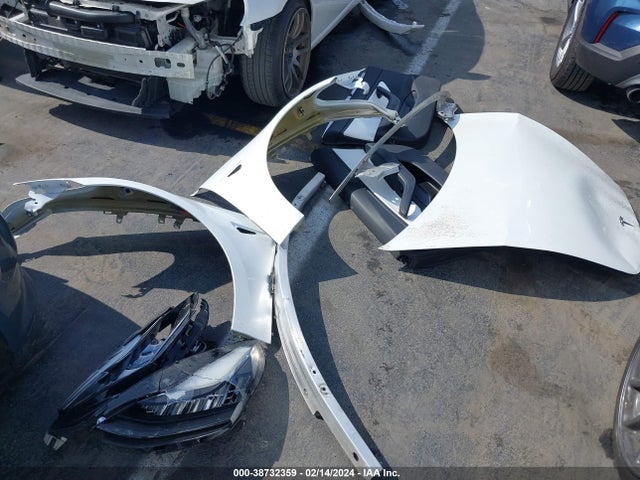 Tesla Model 3 Long Range/mid Range 2018 5YJ3E1EA7JF166413 Image 12
