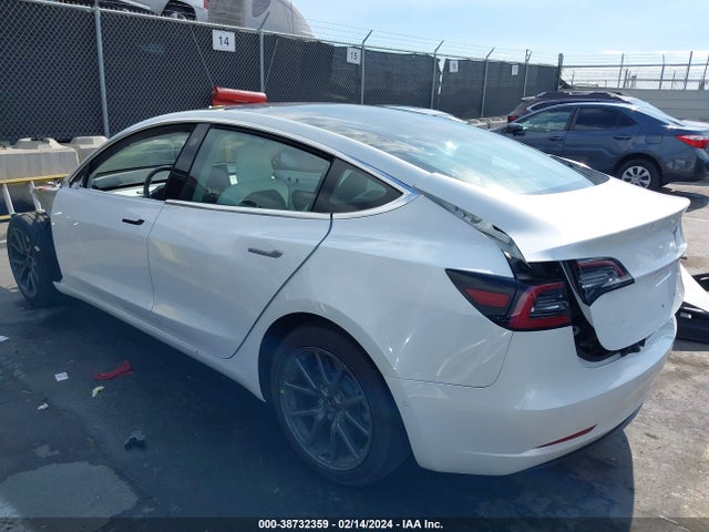 Tesla Model 3 Long Range/mid Range 2018 5YJ3E1EA7JF166413 Image 3