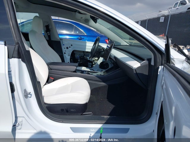 Tesla Model 3 Long Range/mid Range 2018 5YJ3E1EA7JF166413 Image 5