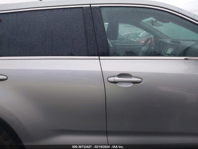Toyota Highlander Le 2019 5TDBZRFH3KS926280 Image 14