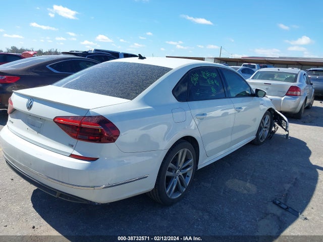 1VWAA7A34JC011356 Volkswagen Passat 2.0t R-line/2.0t S