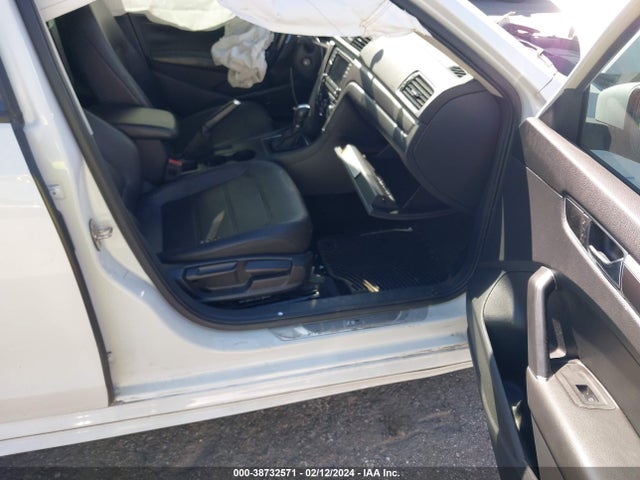 1VWAA7A34JC011356 Volkswagen Passat 2.0t R-line/2.0t S