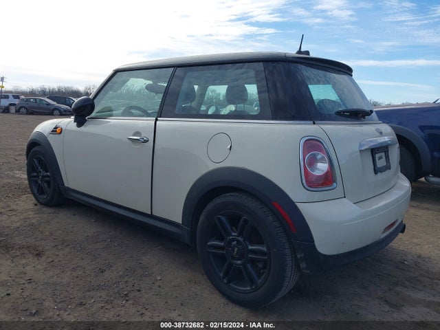2012 MINI COOPER WMWSU3C58CT541903 Photo 2