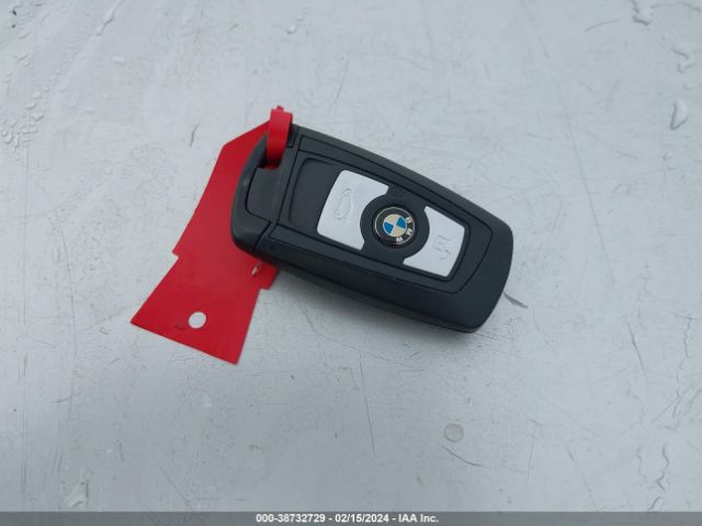 WBA3B1G50FNT06560 BMW 320i