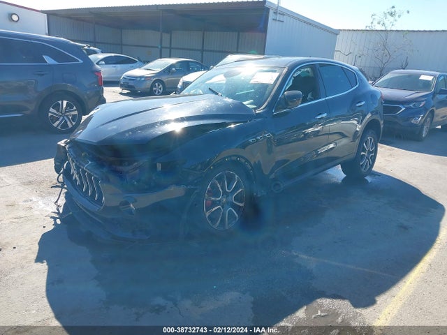 ZN661XUA8JX294323 Maserati Levante