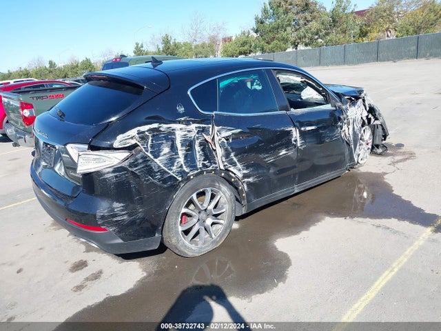 ZN661XUA8JX294323 Maserati Levante