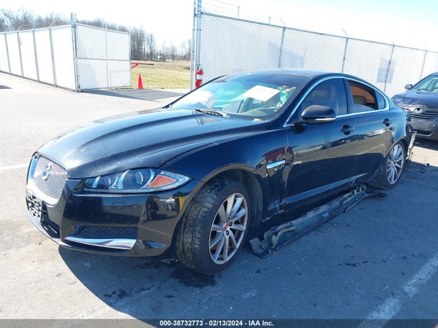 2015 JAGUAR XF SAJWA0FS9FPU59755 Photo 1
