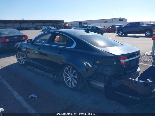 2015 JAGUAR XF SAJWA0FS9FPU59755 Photo 2