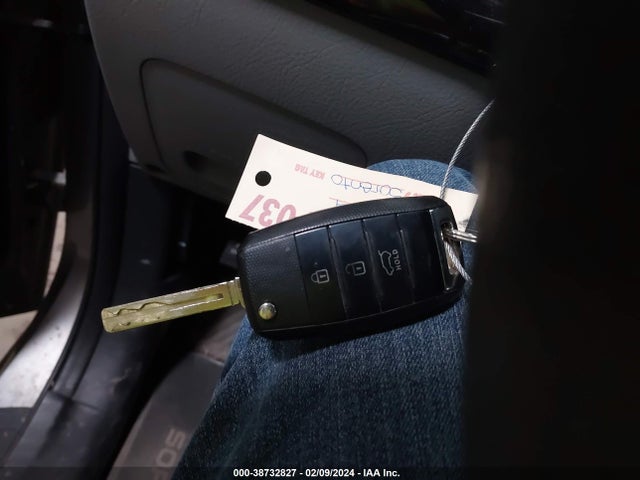 KIA SORENTO LX 2015 5XYKT3A6XFG642703 Image 11