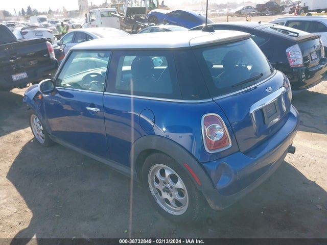 2012 MINI COOPER WMWSU3C54CT541185 Photo 2