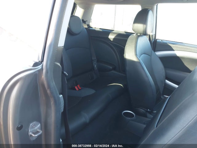 2010 MINI COOPER S WMWMF7C5XATZ70421 Photo 7