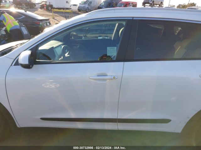 KNDCB3LC6M5488779 KIA NIRO LX