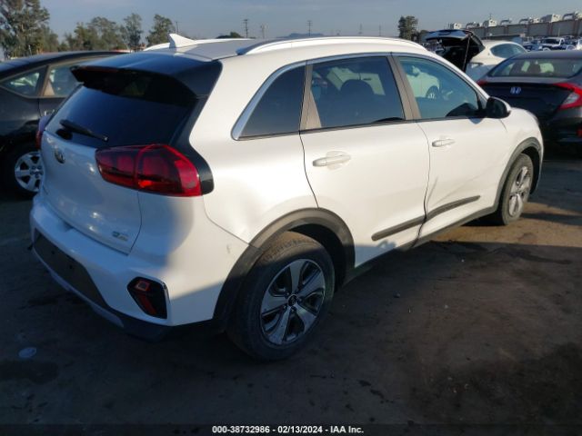 KNDCB3LC6M5488779 KIA NIRO LX