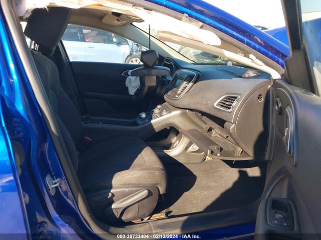 Chrysler 200 Limited 2015 1C3CCCABXFN698932 Image 5