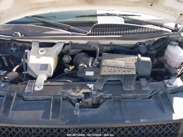 Chevrolet Express 3500 Work Van 2015 1GCZGUCG7F1262989 Image 10
