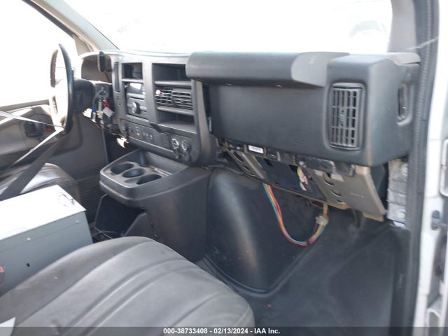 Chevrolet Express 3500 Work Van 2015 1GCZGUCG7F1262989 Image 5
