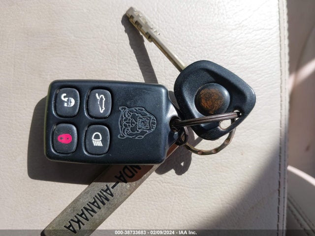 1998 JAGUAR XK8 SAJGX2242WC024069 Photo 10