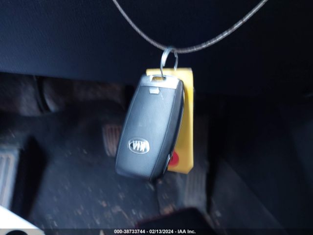 5XYPKDA56GG015603 KIA Sorento 3.3l Sx