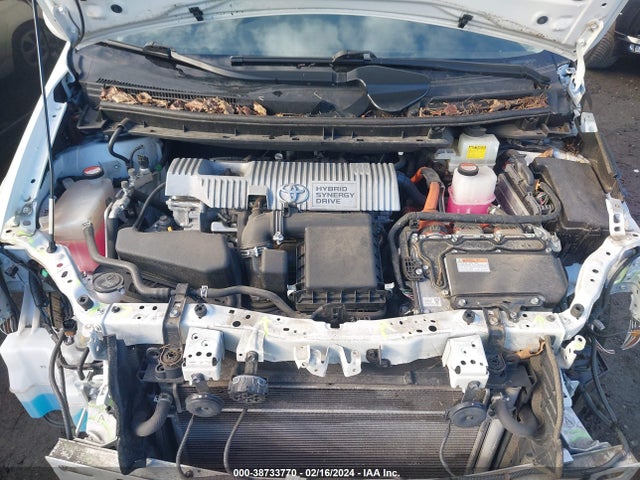 Toyota Prius Two 2015 JTDKN3DU1F0426555 Image 10