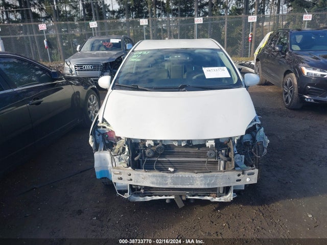 Toyota Prius Two 2015 JTDKN3DU1F0426555 Image 13