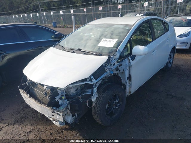 Toyota Prius Two 2015 JTDKN3DU1F0426555 Image 2