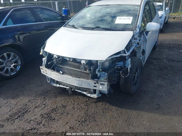 Toyota Prius Two 2015 JTDKN3DU1F0426555 Image 6
