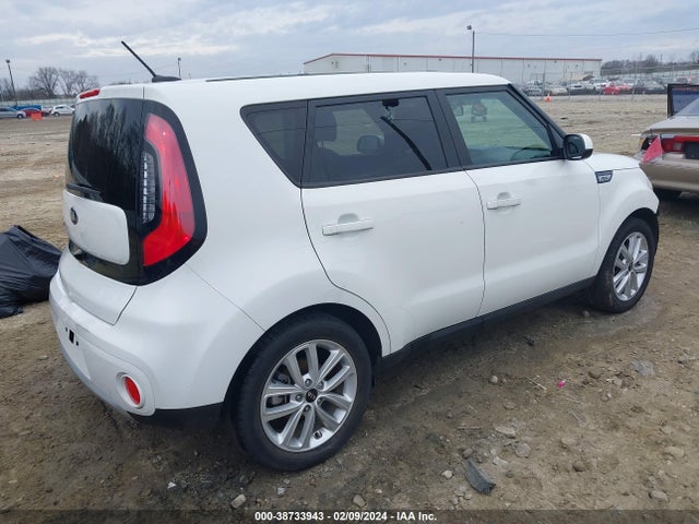 KIA SOUL + 2018 KNDJP3A51J7610462 Image 4