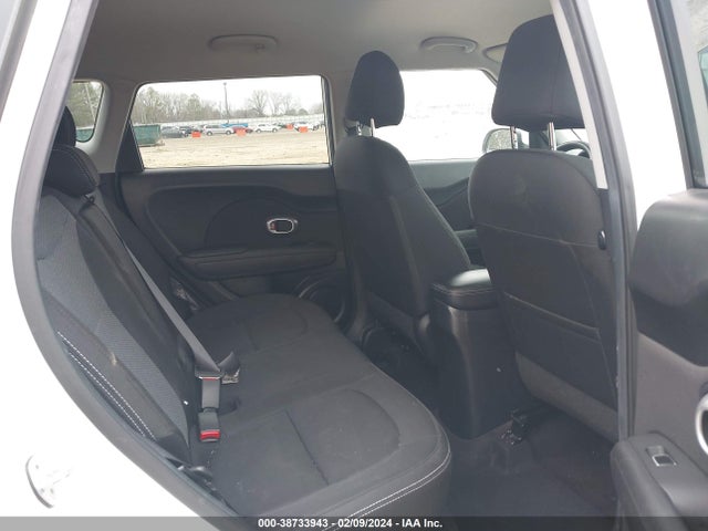 KIA SOUL + 2018 KNDJP3A51J7610462 Image 8