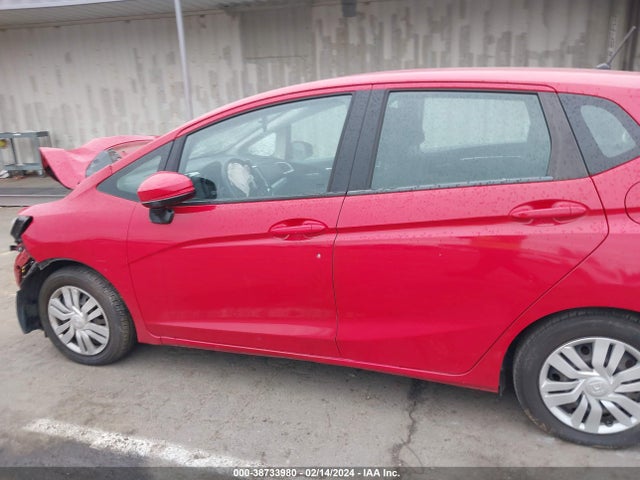 Honda FIT LX 2015 3HGGK5H52FM744289 Image 15