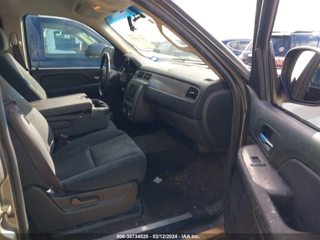 2009 CHEVROLET SUBURBAN 1GNFC16039R174708 Photo 4