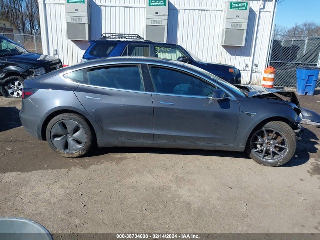 5YJ3E1EB5JF119602 Tesla Model 3 Long Range/performance