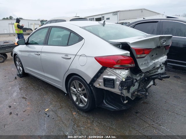 Hyundai Elantra Value Edition 2018 5NPD84LFXJH237682 Image 3