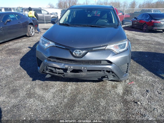 Toyota RAV4 LE 2018 JTMBFREV1JD251913 Image 12