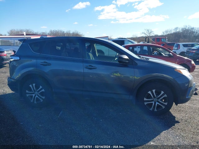 Toyota RAV4 LE 2018 JTMBFREV1JD251913 Image 13