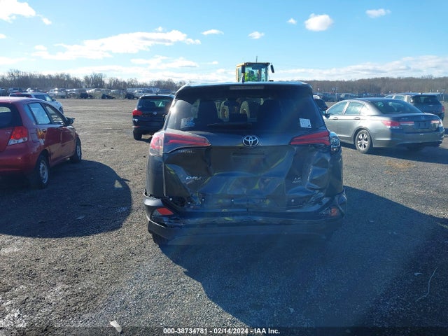 Toyota RAV4 LE 2018 JTMBFREV1JD251913 Image 16