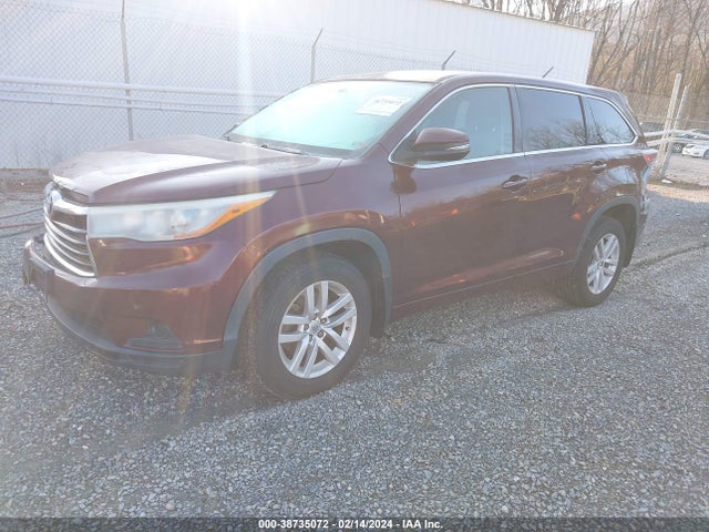 Toyota Highlander Le V6 2015 5TDBKRFH4FS107224 Image 2
