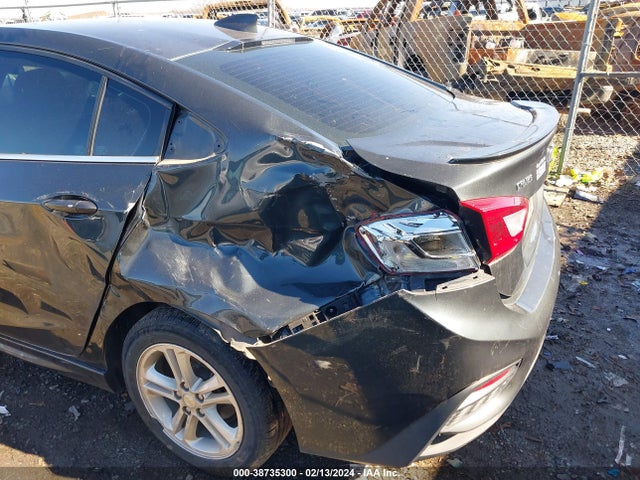 Chevrolet Cruze Lt Auto 2018 1G1BE5SM0J7230002 Image 13